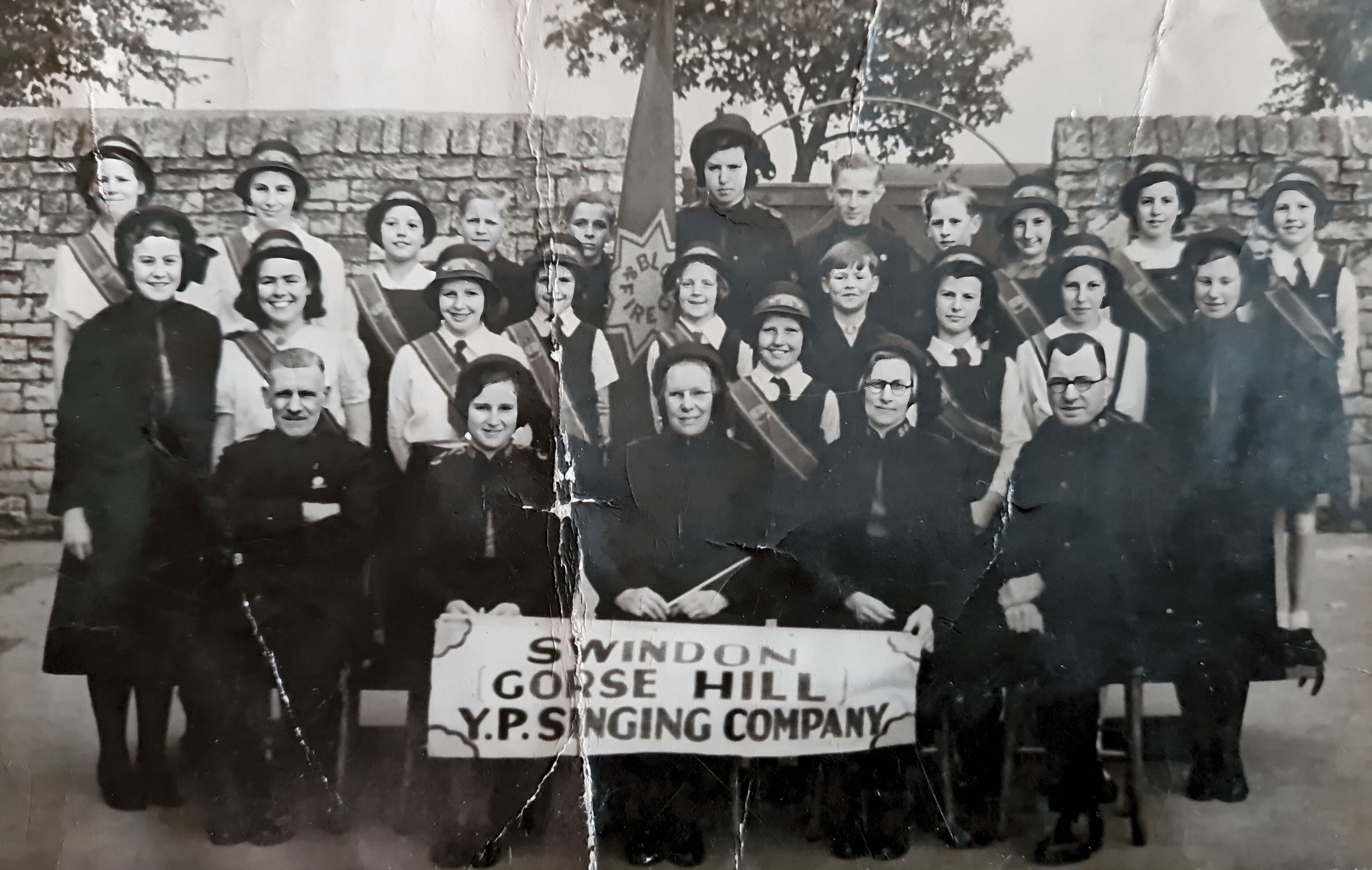 Iris Graves, top left. Gorse Hill, Swindon, around 1930. Salvation Army Young Singers.
