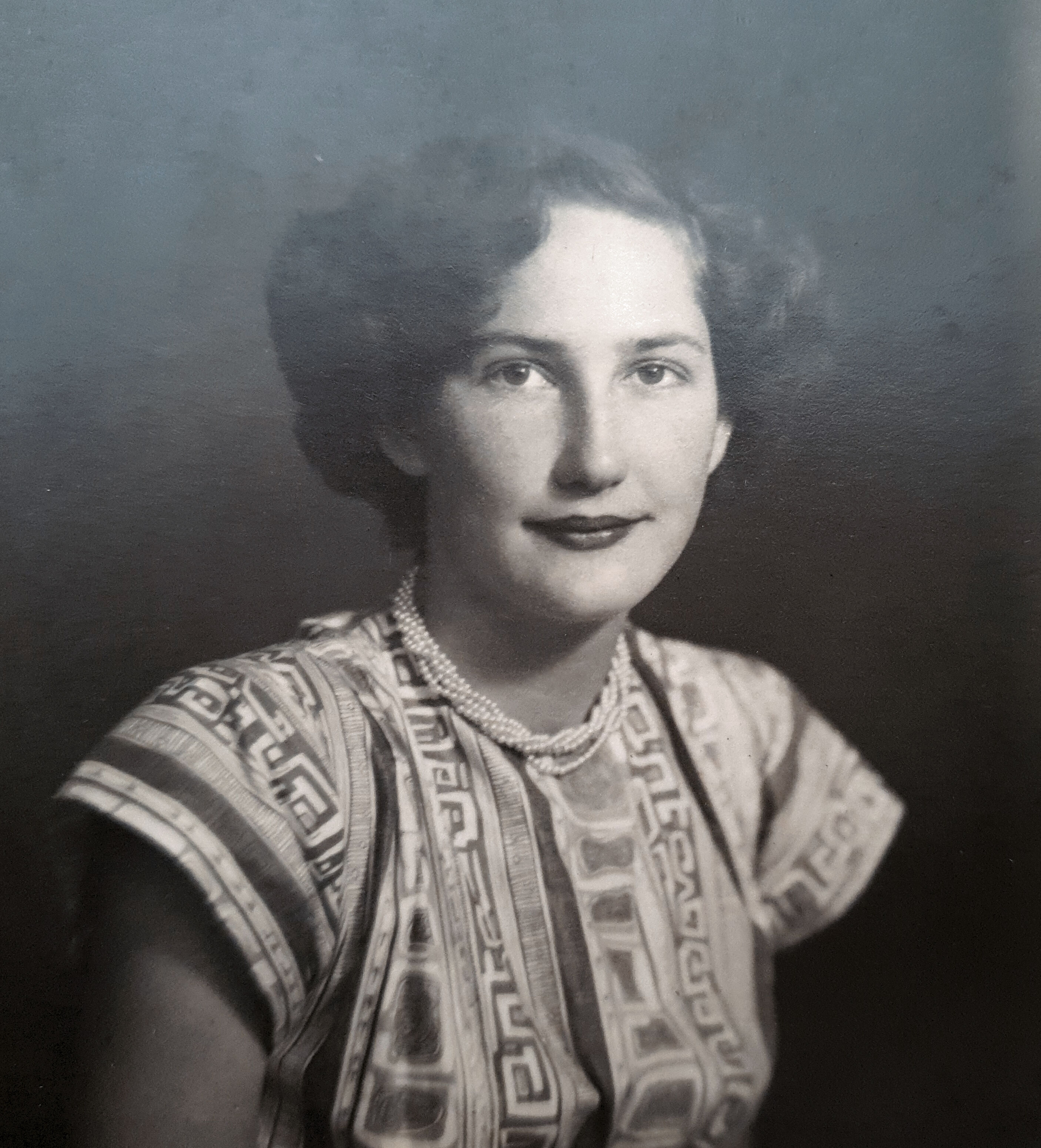 Muriel Thomas 1939 at age 18